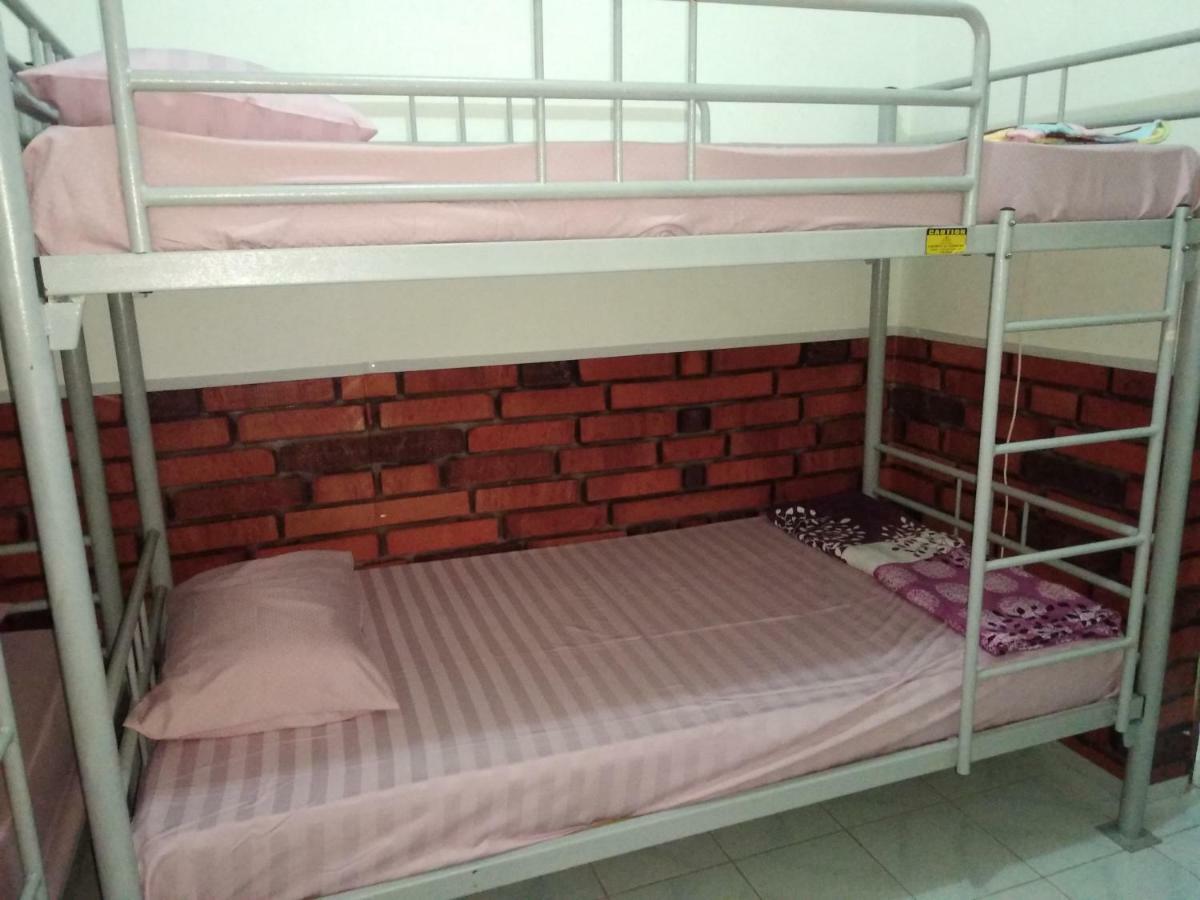 Szabrian Hostel دنباسار المظهر الخارجي الصورة